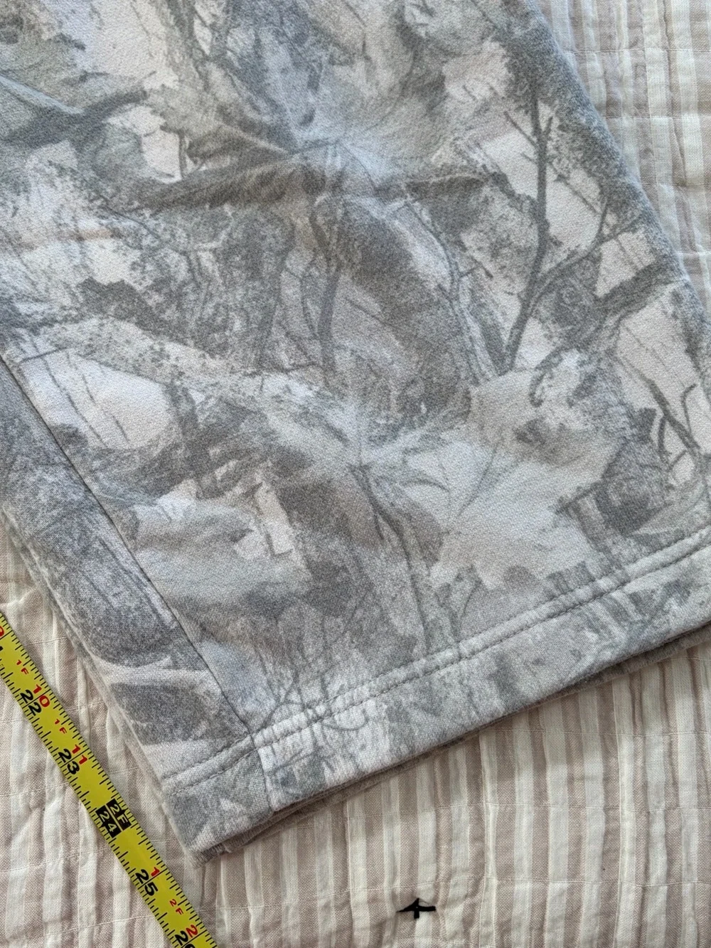 Hollister Baggy wide-leg camo sweatpants, men's Small